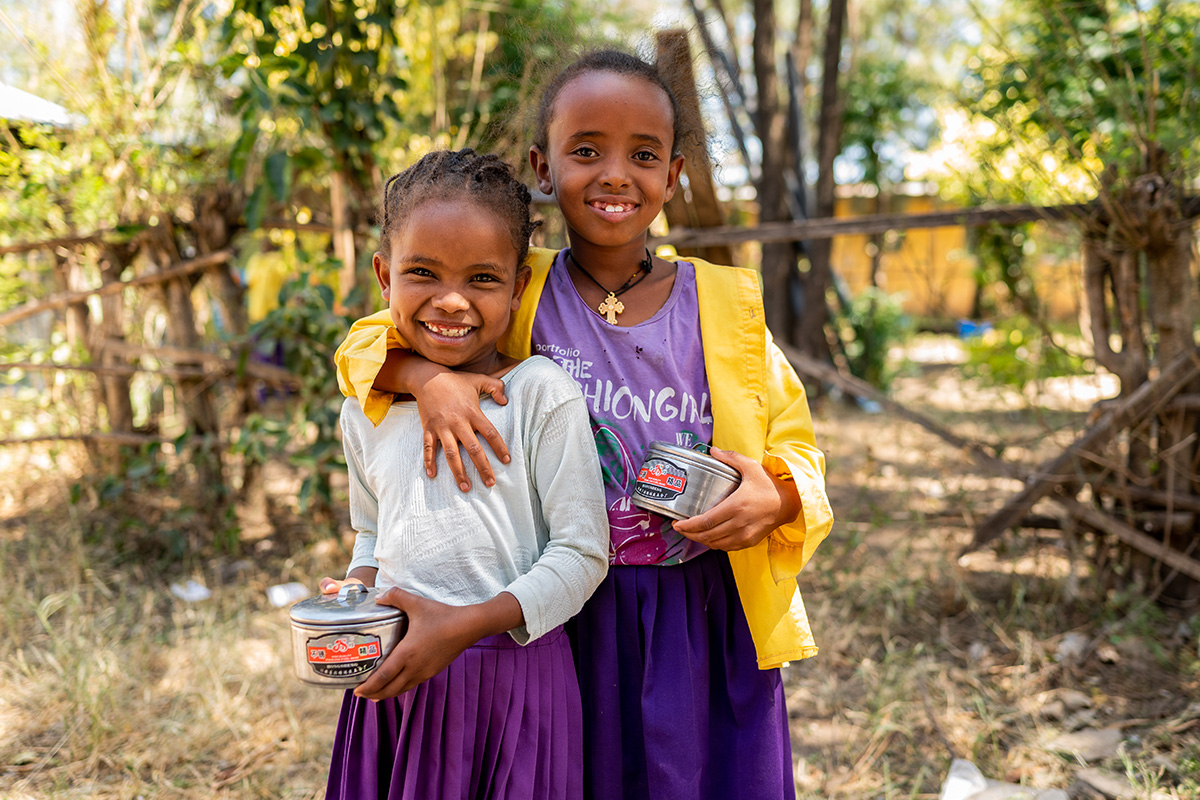 2 young girls